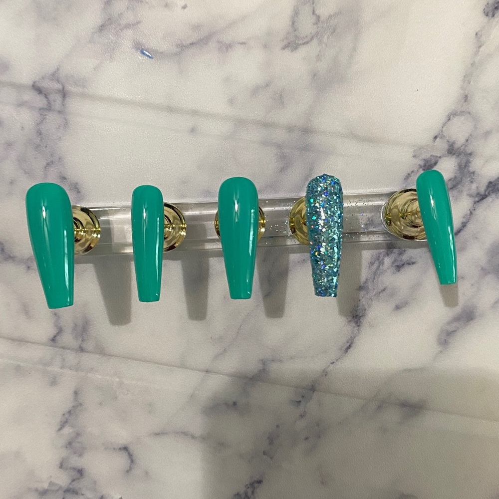 Aqua w Sparkly Blue Ring Finger press on Nails